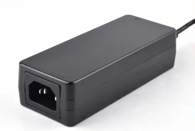 明緯綠能新風(fēng)尚便攜快充任你享